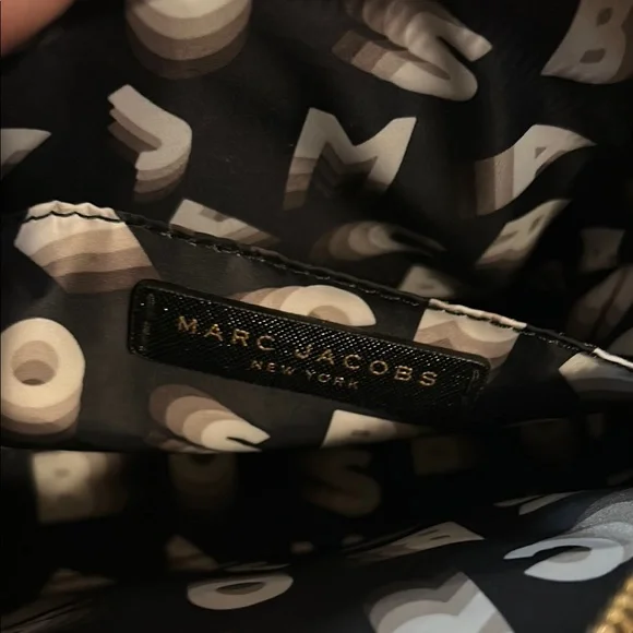 Marc Jacobs New York Black and White Crossbody Bag - Picture 11 of 12